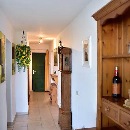 Lägenhet West Coast Seaview Apartment, Swimming Pool