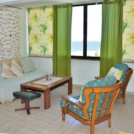 West Coast Seaview Apartment, Swimming Pool *